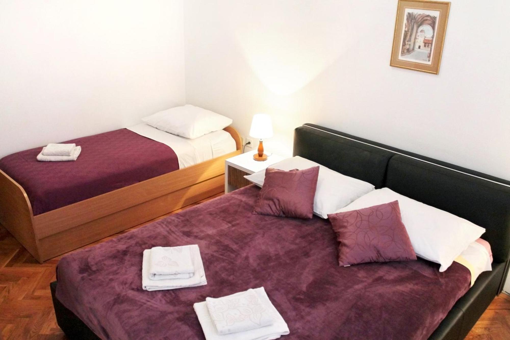 Apartments With A Parking Space Kastel Stafilic, Kastela - 5219 Room photo