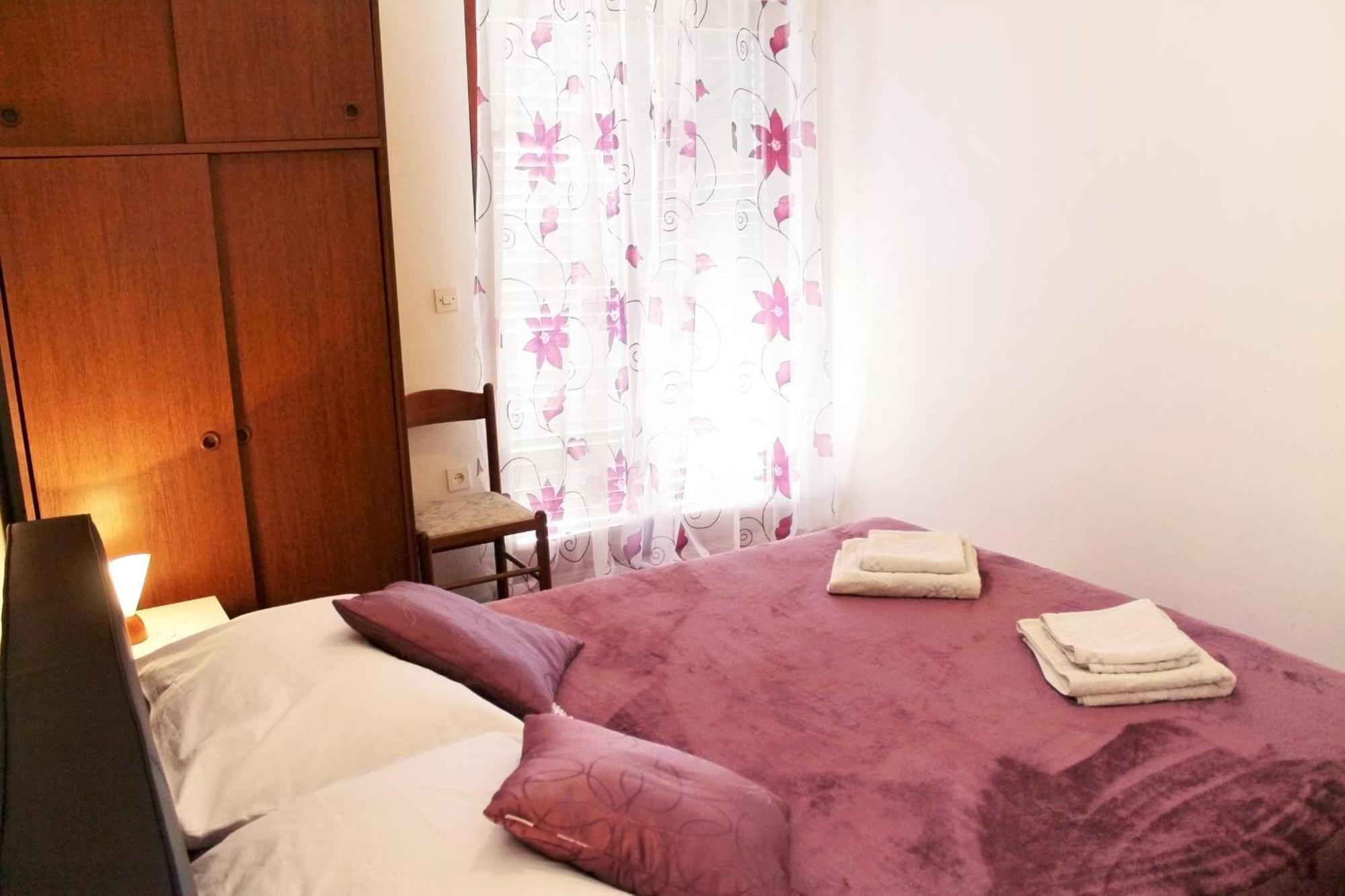 Apartments With A Parking Space Kastel Stafilic, Kastela - 5219 Room photo